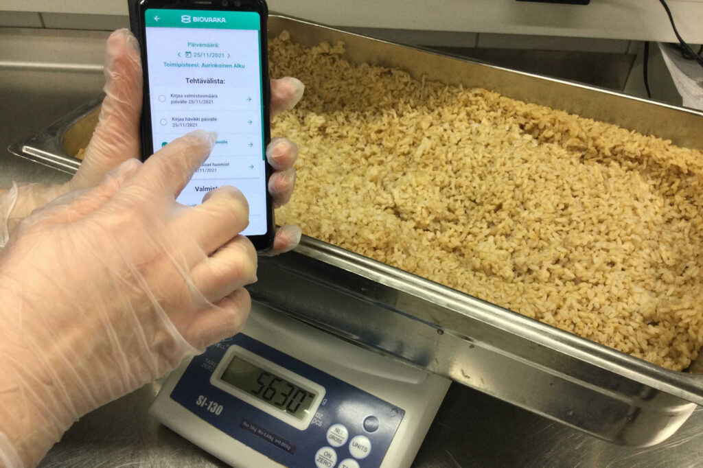 Ravintoloissa ja ammatikeittiöissä syntyy ruokahävikkiä